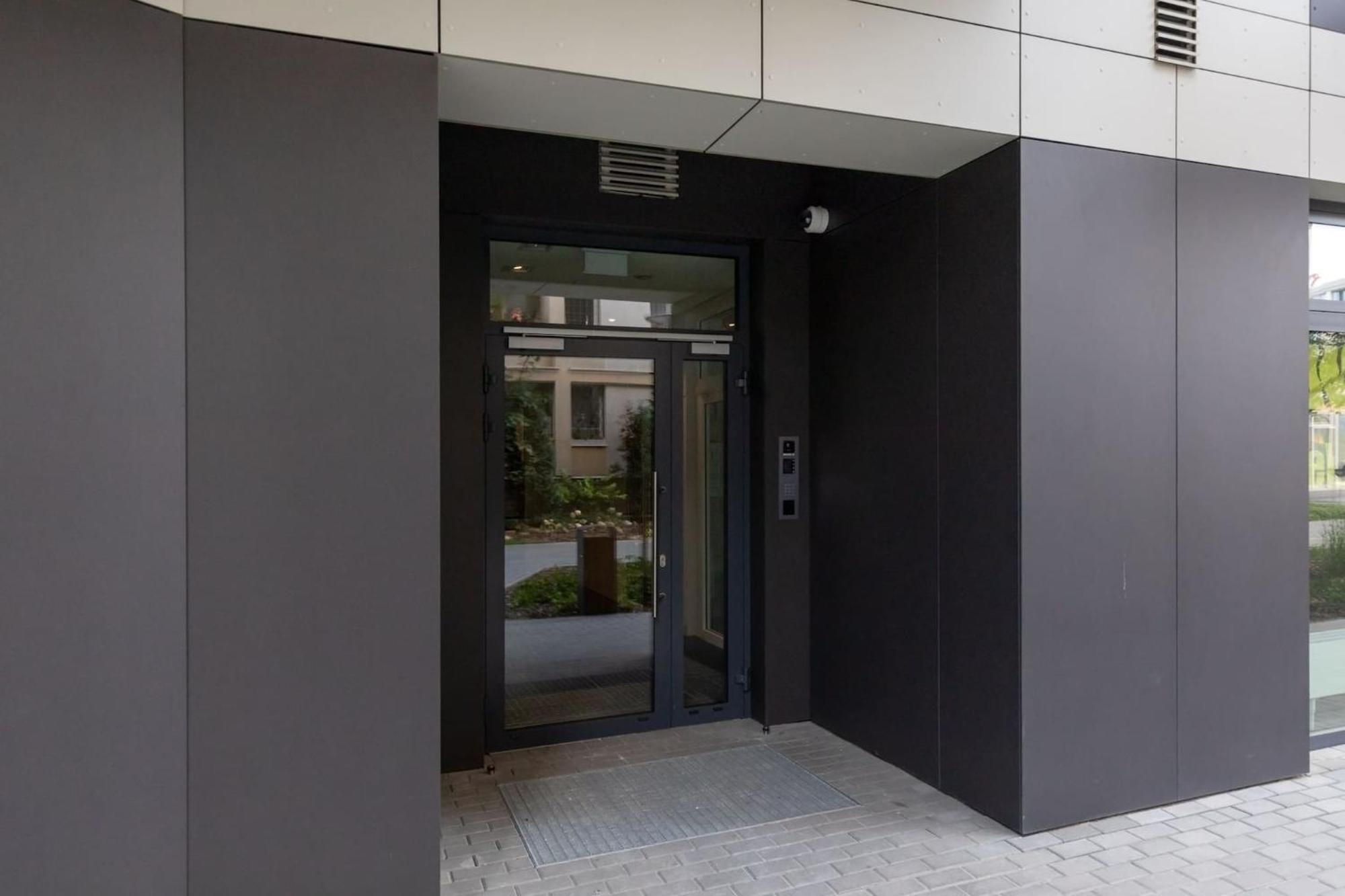 Aleja Solidarnosci 60B II By Noclegi Renters Warschau Exterior foto